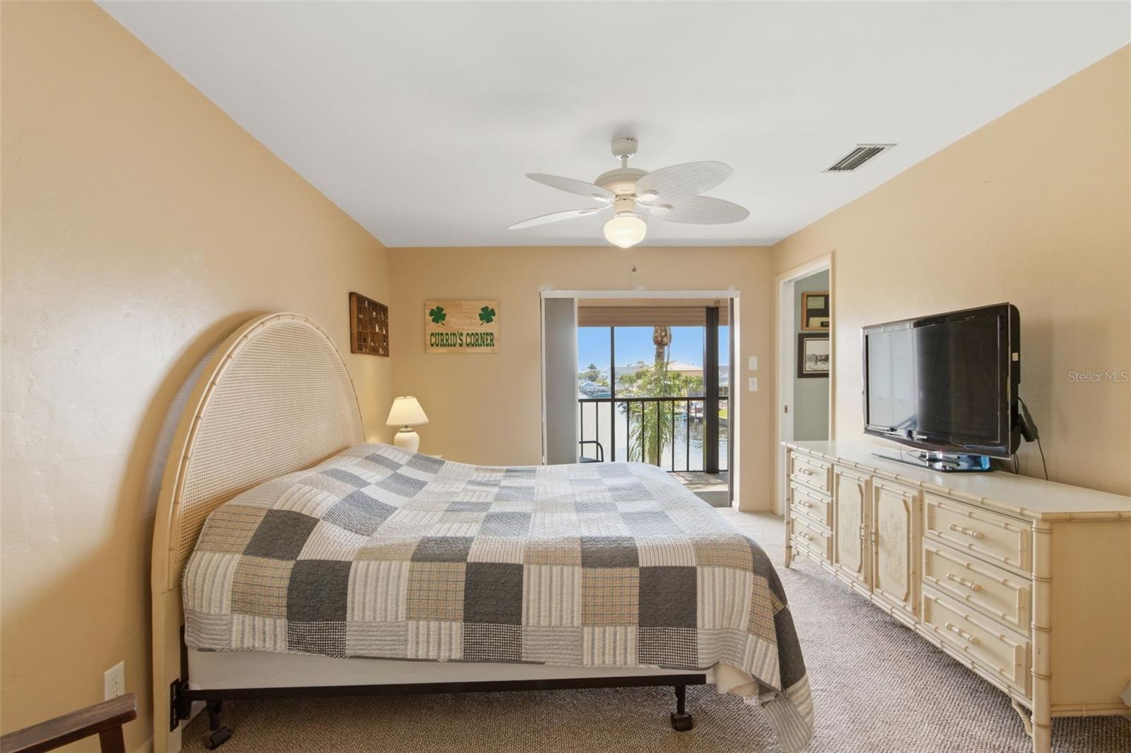 3935 COUNTRY CLUB BLVD #22, CAPE CORAL, FL, 33904