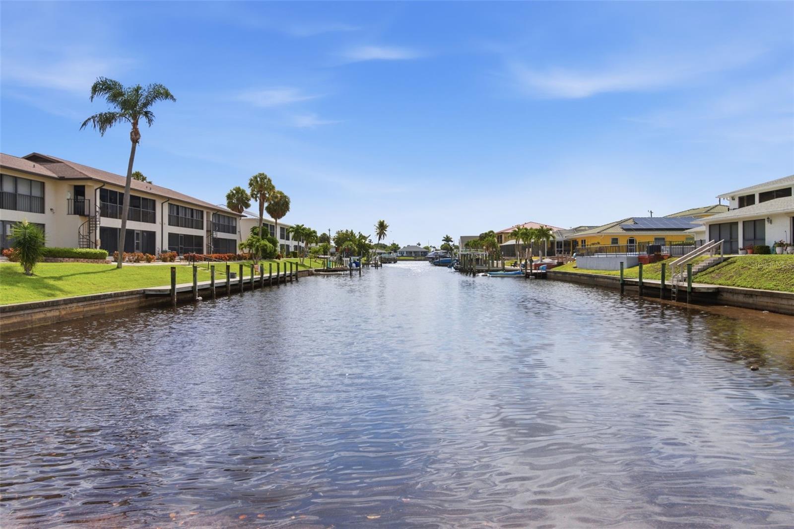 3935 COUNTRY CLUB BLVD #22, CAPE CORAL, FL, 33904