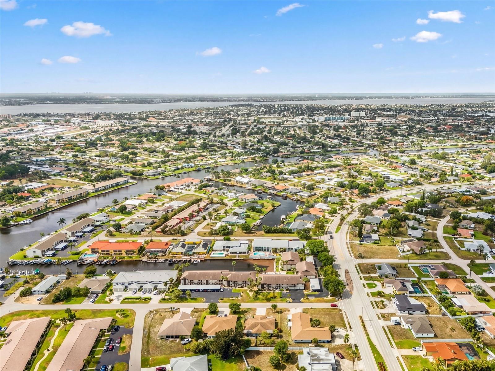 3935 COUNTRY CLUB BLVD #22, CAPE CORAL, FL, 33904