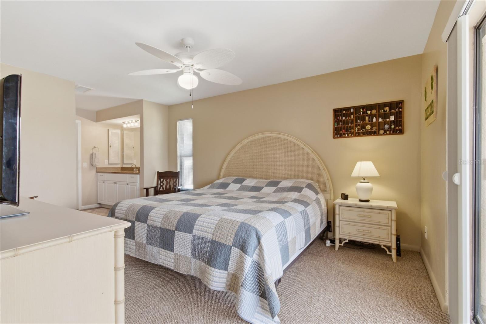 3935 COUNTRY CLUB BLVD #22, CAPE CORAL, FL, 33904