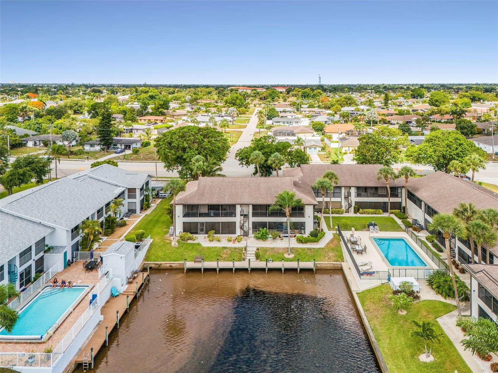 3935 COUNTRY CLUB BLVD #22, CAPE CORAL, FL, 33904