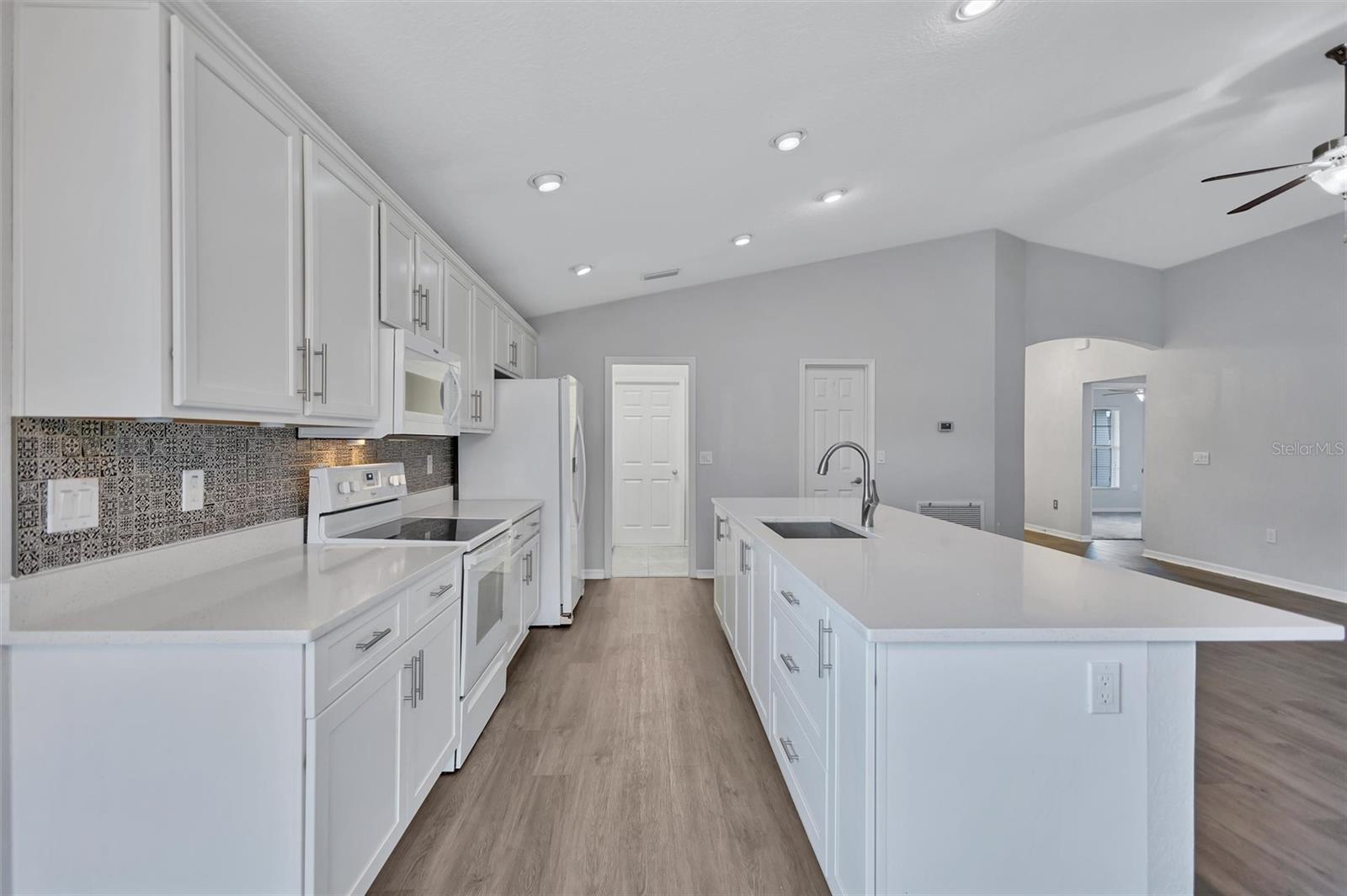 7056 GIDEON CIR, ZEPHYRHILLS, FL, 33541