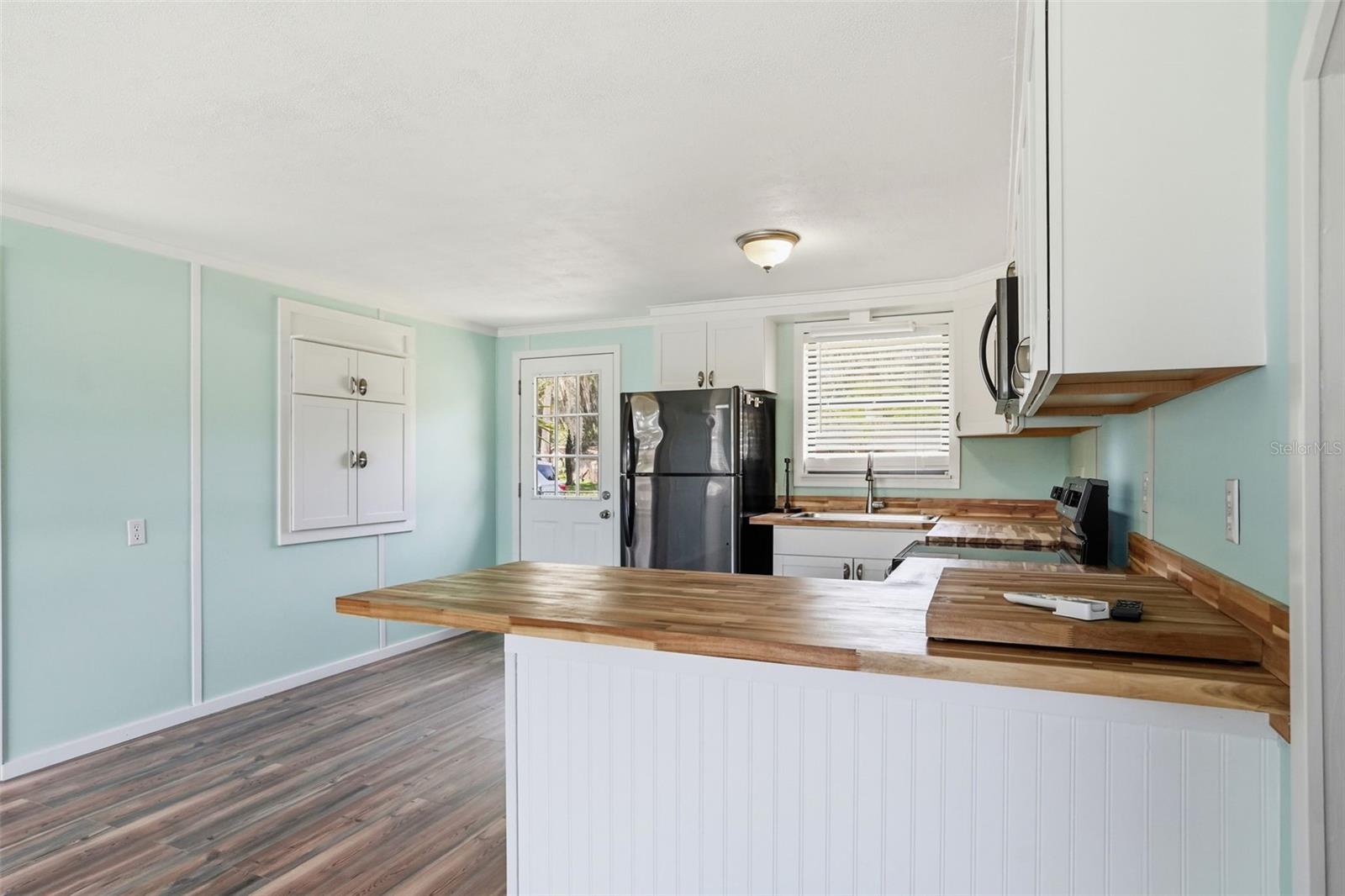 951 CR 453, LAKE PANASOFFKEE, FL, 33538