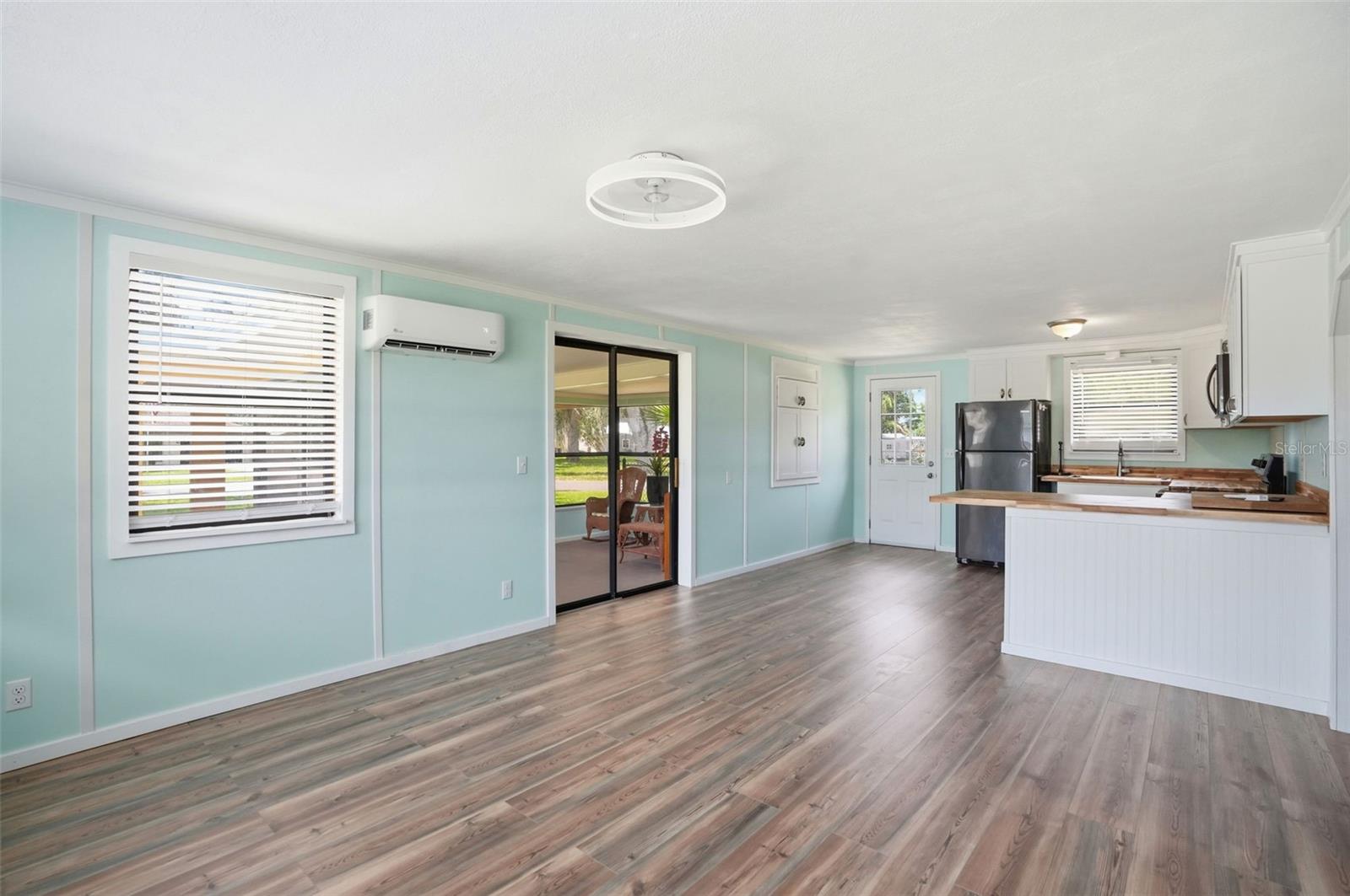 951 CR 453, LAKE PANASOFFKEE, FL, 33538