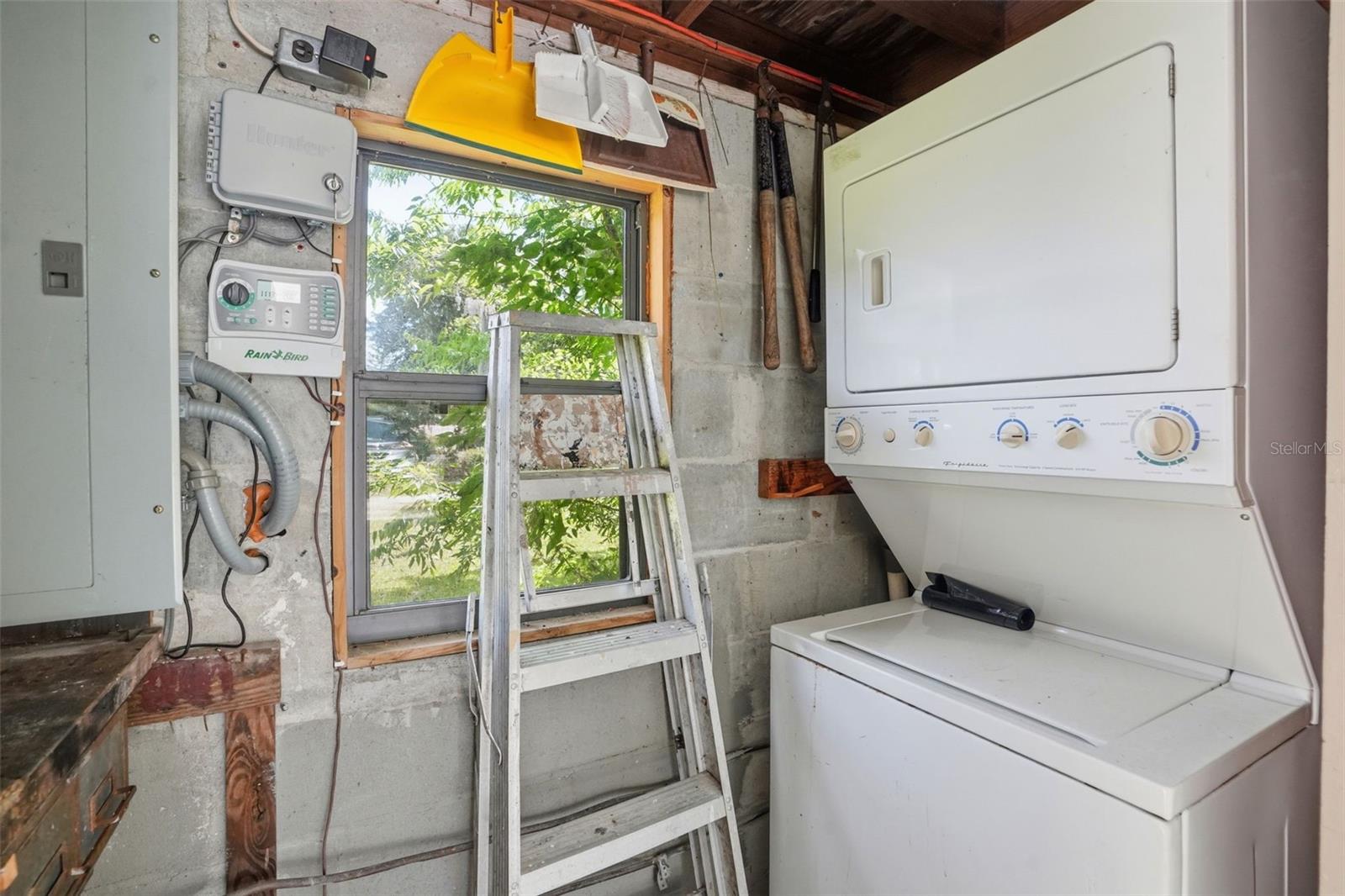 951 CR 453, LAKE PANASOFFKEE, FL, 33538