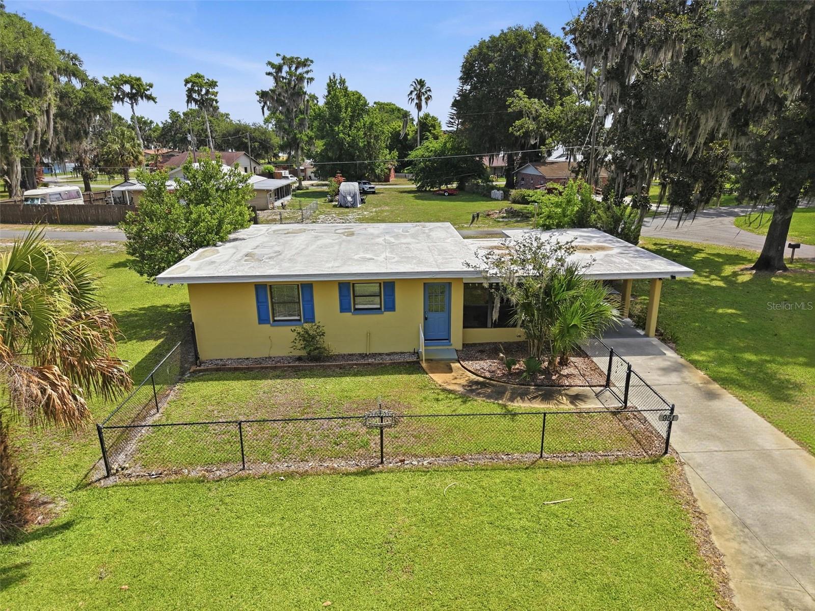 951 CR 453, LAKE PANASOFFKEE, FL, 33538