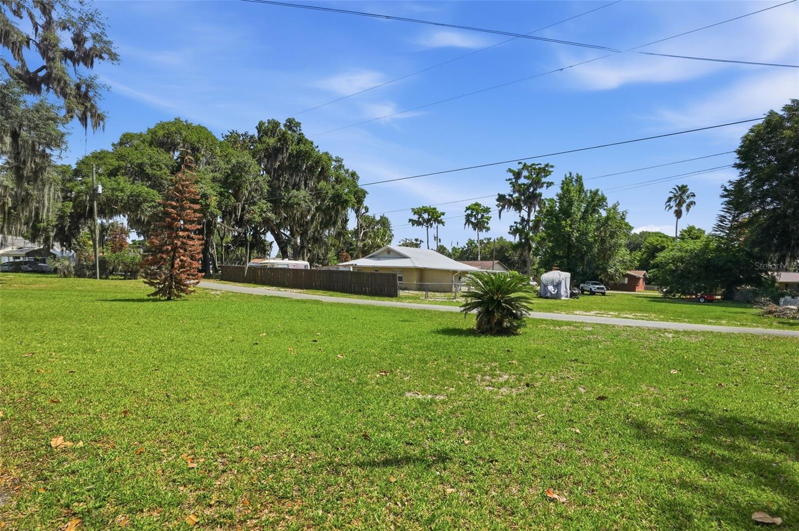 951 CR 453, LAKE PANASOFFKEE, FL, 33538