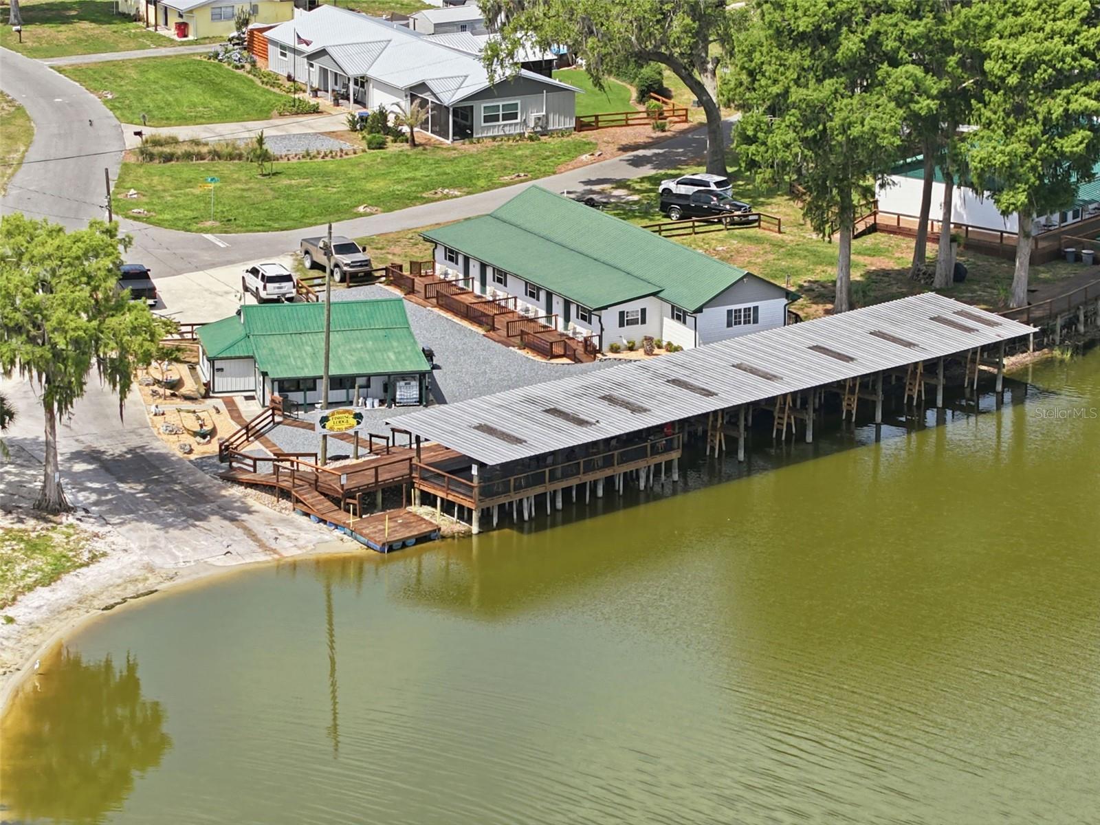 951 CR 453, LAKE PANASOFFKEE, FL, 33538