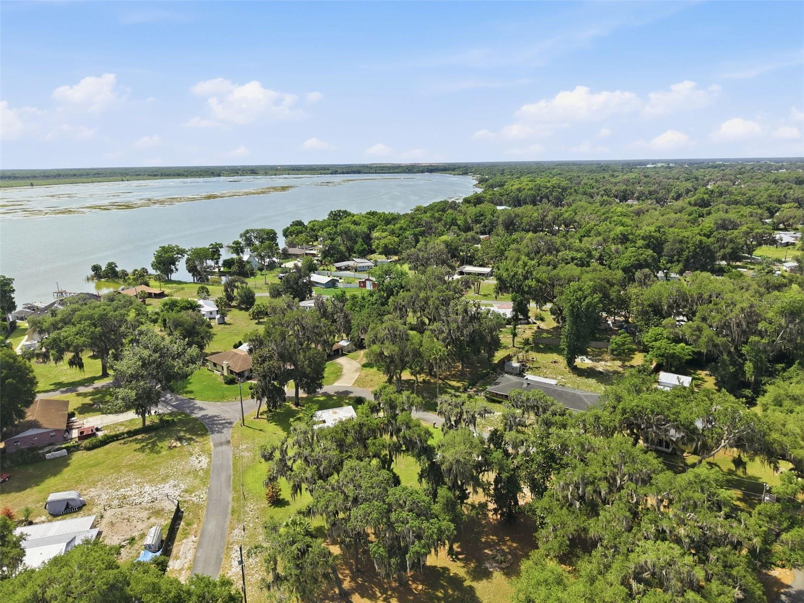 951 CR 453, LAKE PANASOFFKEE, FL, 33538
