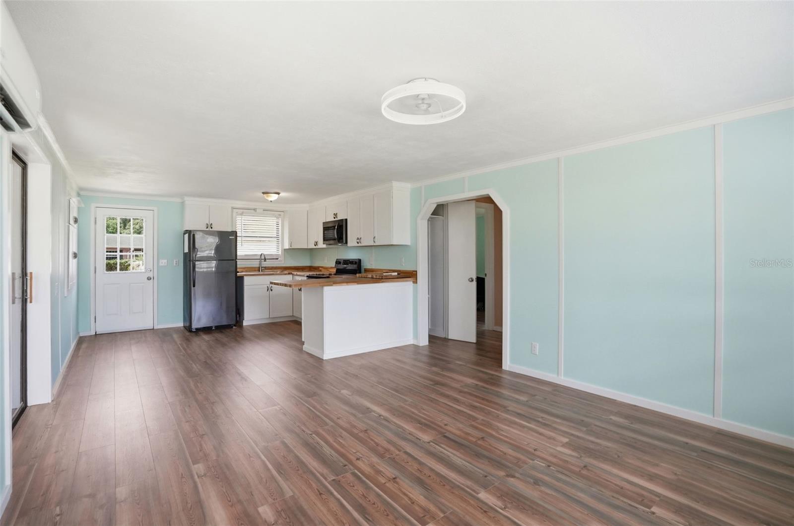 951 CR 453, LAKE PANASOFFKEE, FL, 33538