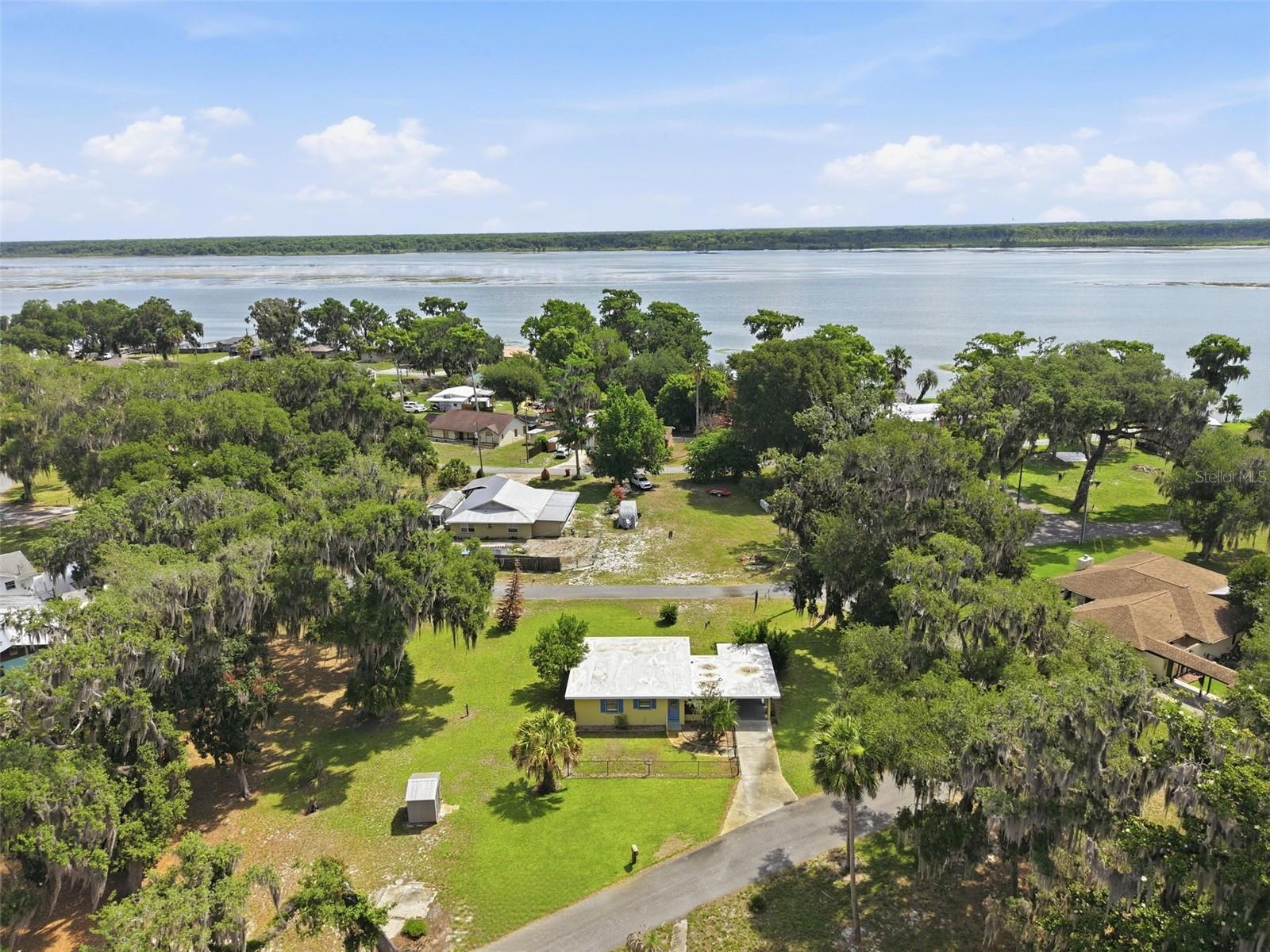 951 CR 453, LAKE PANASOFFKEE, FL, 33538