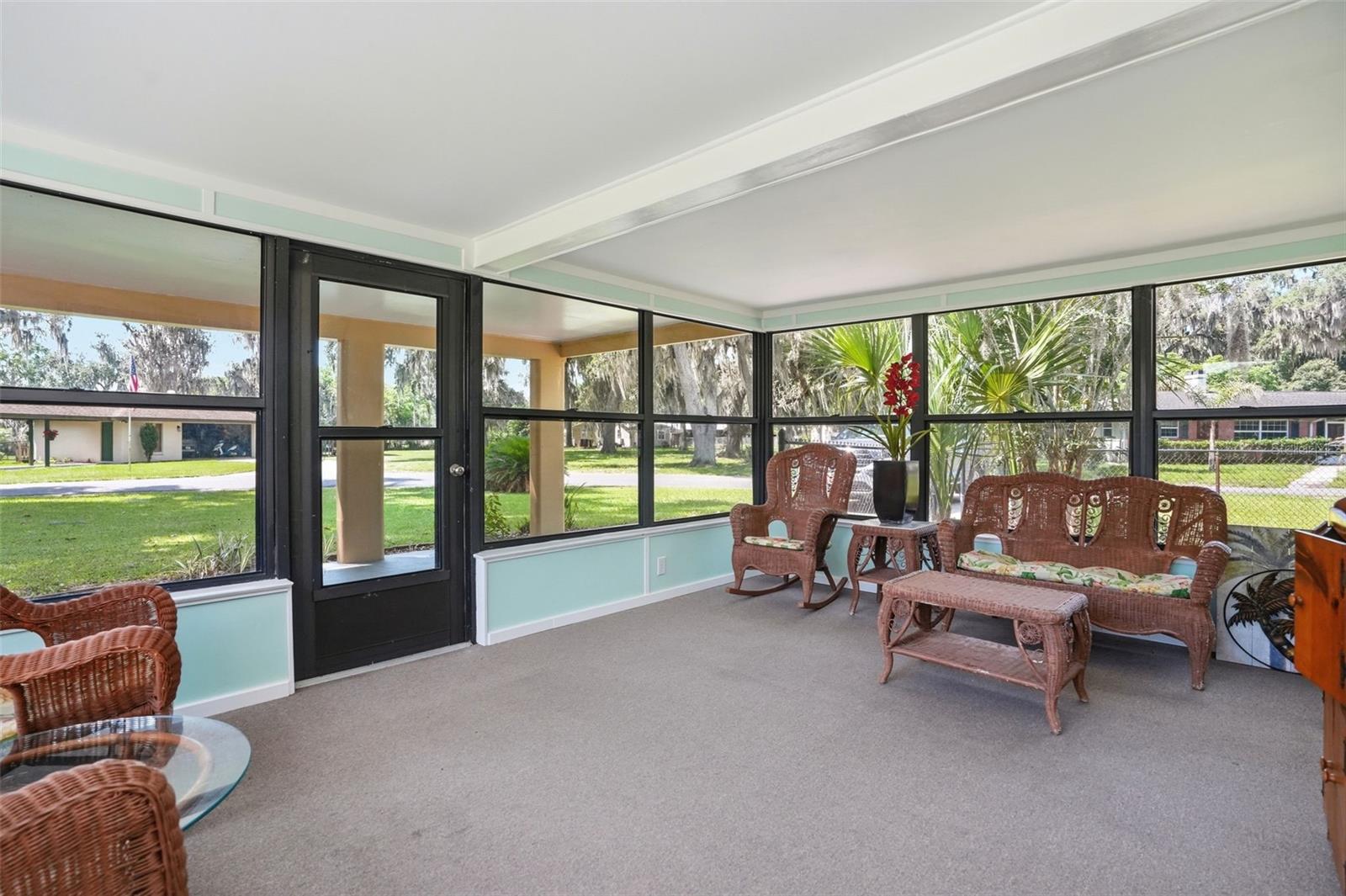 951 CR 453, LAKE PANASOFFKEE, FL, 33538