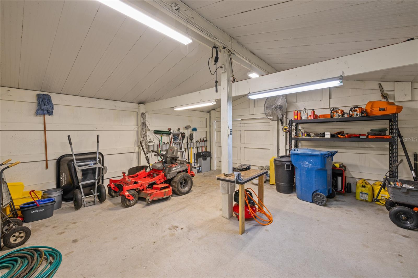 2900 BETTY DR, DELAND, FL, 32720