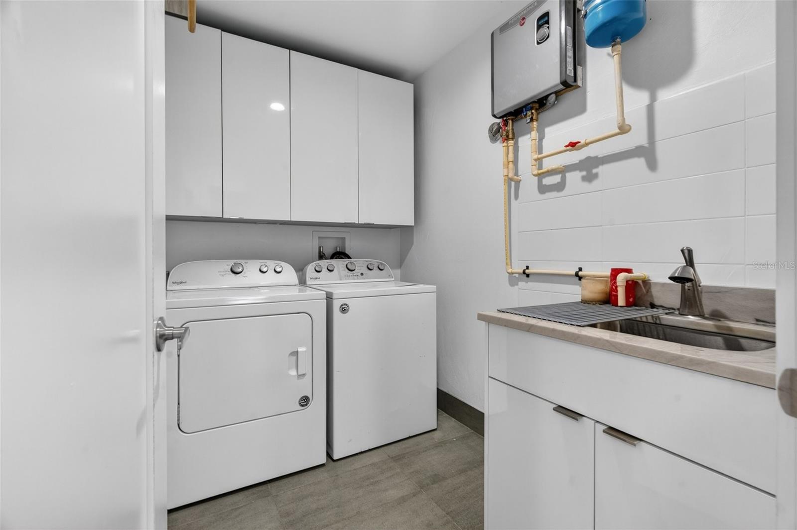 3059 S LAKESHORE CT, EUSTIS, FL, 32726