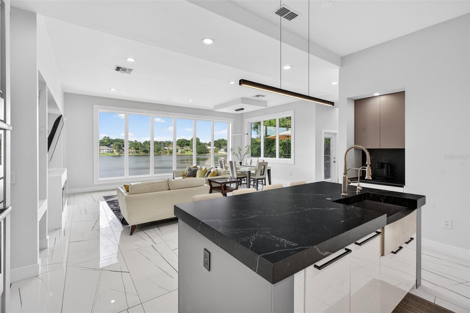 3059 S LAKESHORE CT, EUSTIS, FL, 32726