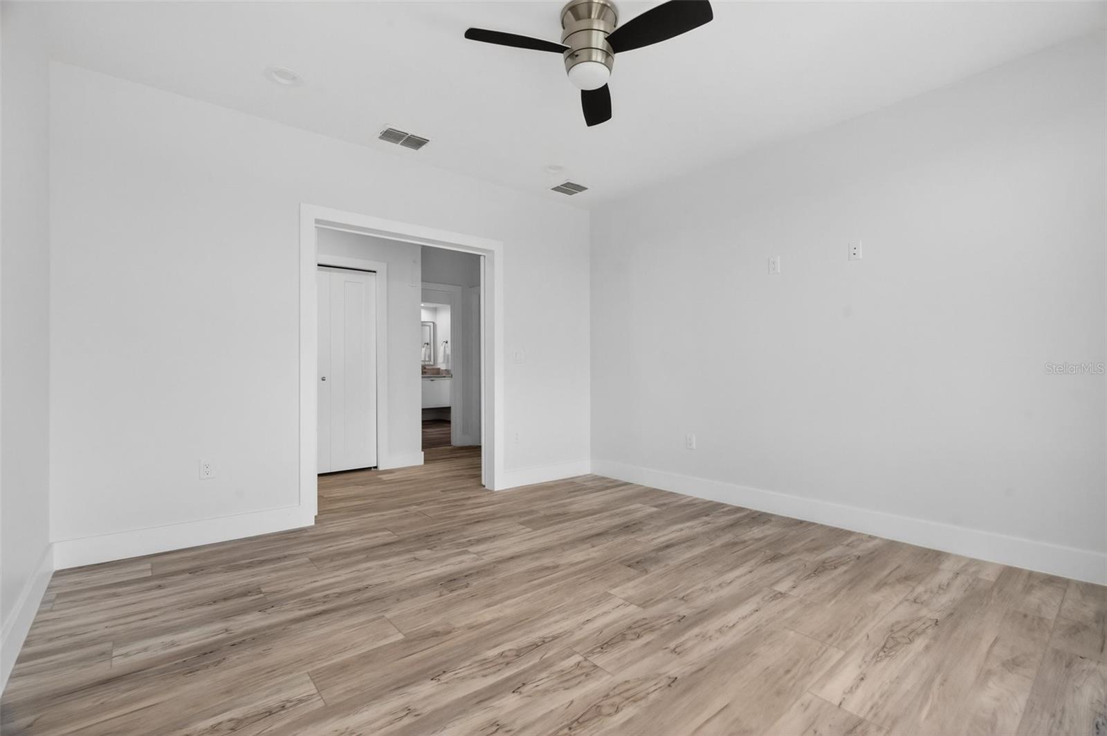 3059 S LAKESHORE CT, EUSTIS, FL, 32726