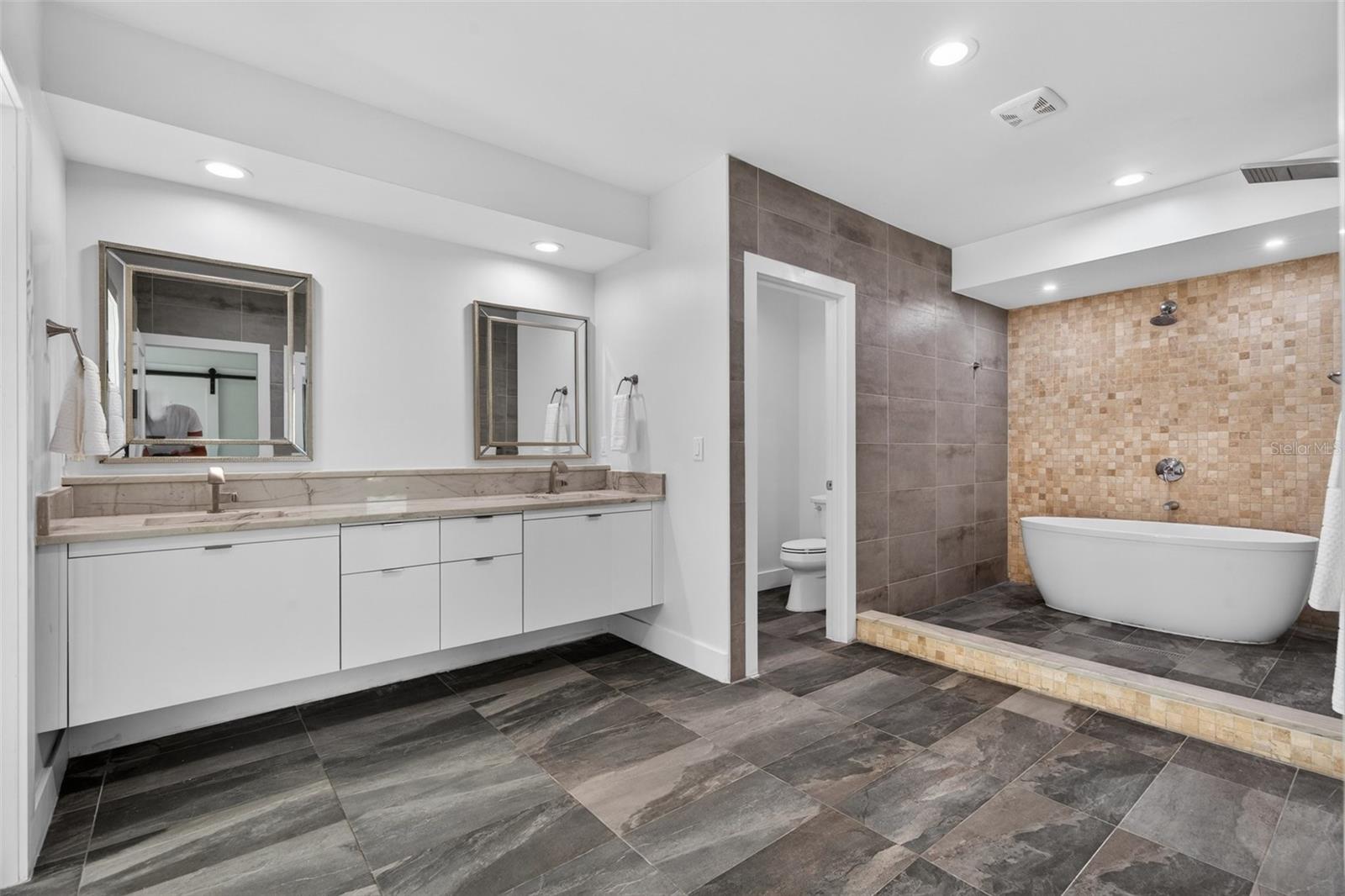 3059 S LAKESHORE CT, EUSTIS, FL, 32726