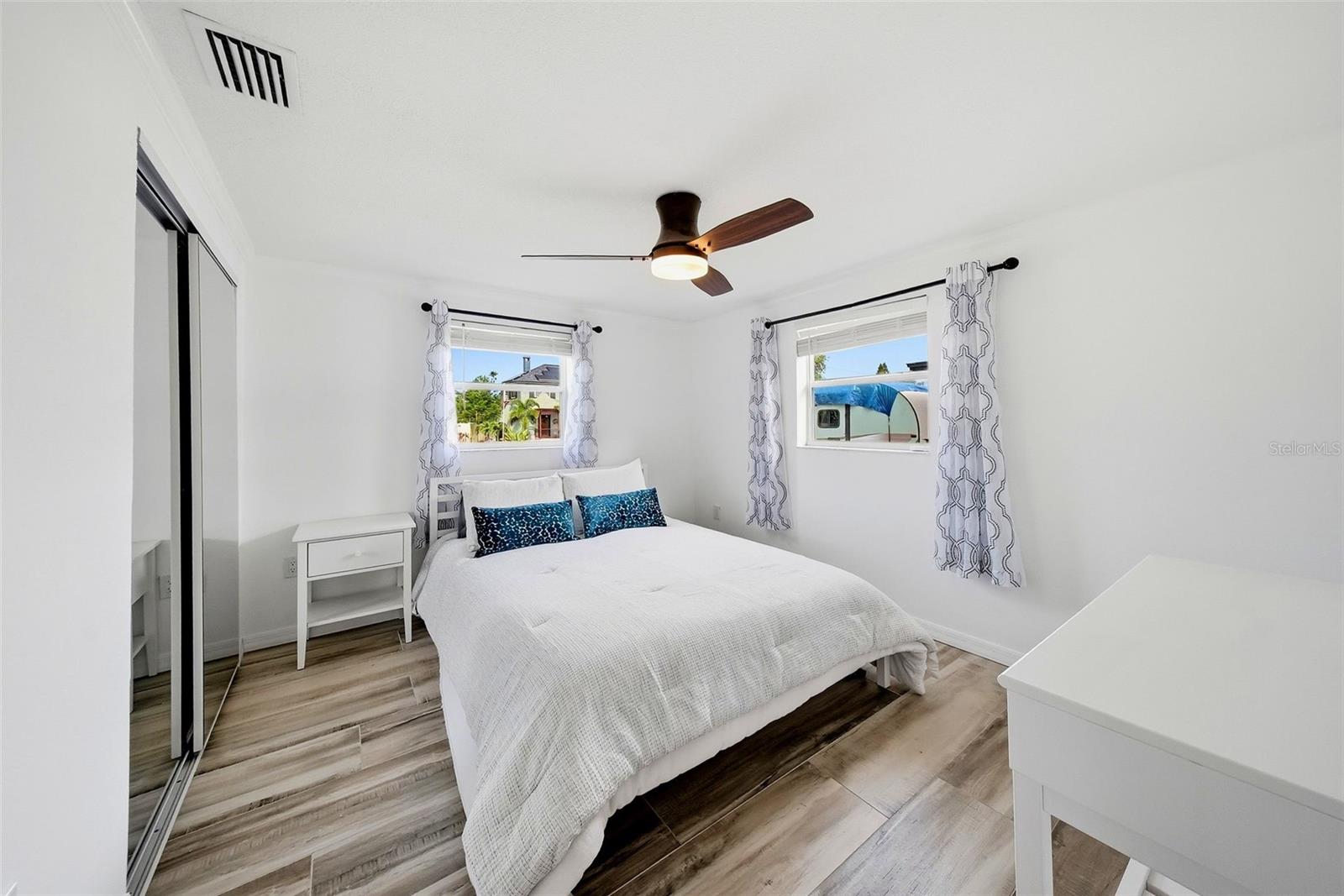 1565 CONNECTICUT AVE NE, ST PETERSBURG, FL, 33703