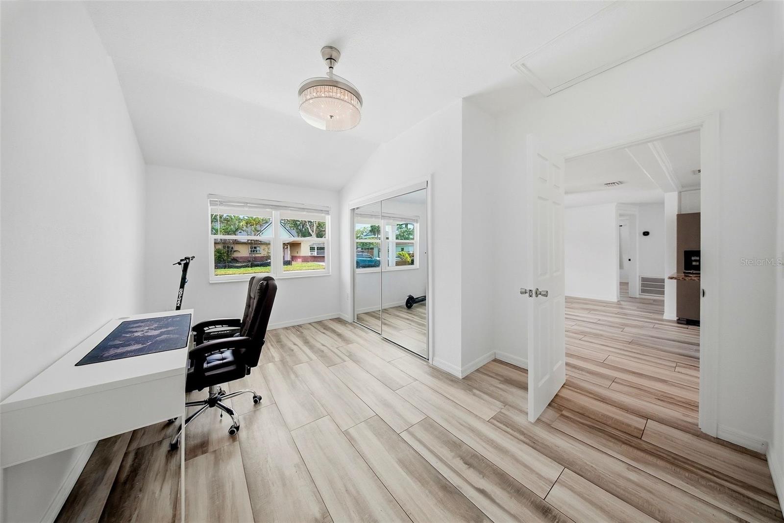 1565 CONNECTICUT AVE NE, ST PETERSBURG, FL, 33703