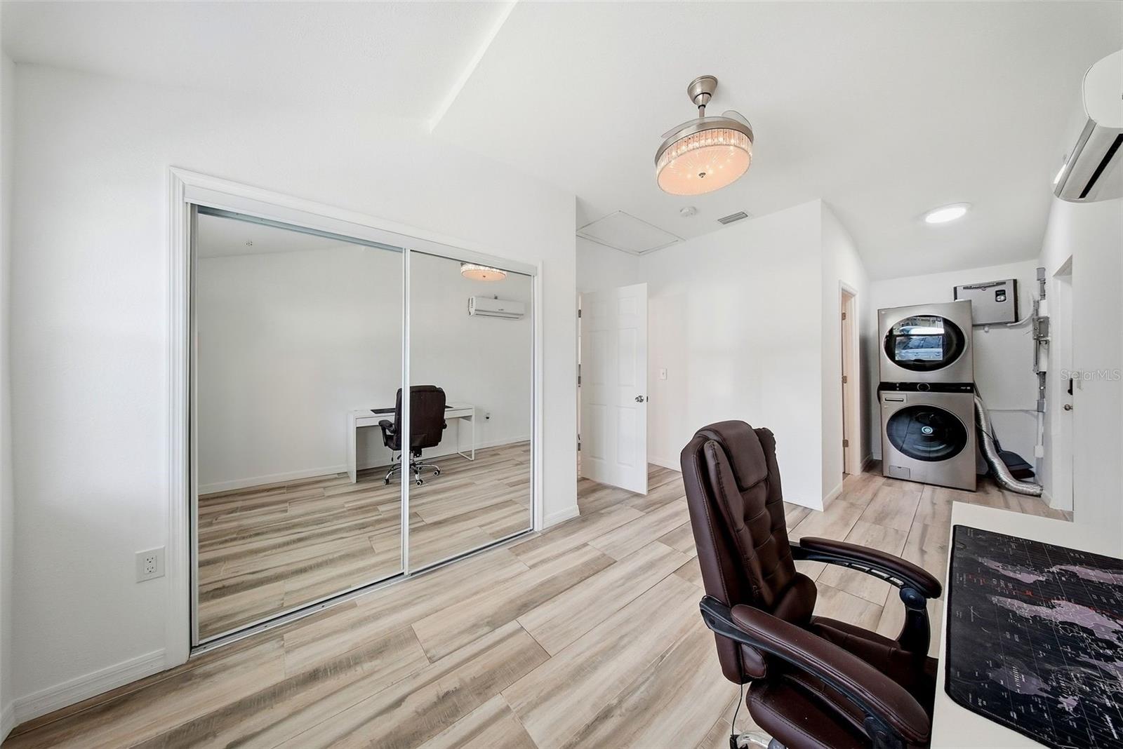 1565 CONNECTICUT AVE NE, ST PETERSBURG, FL, 33703
