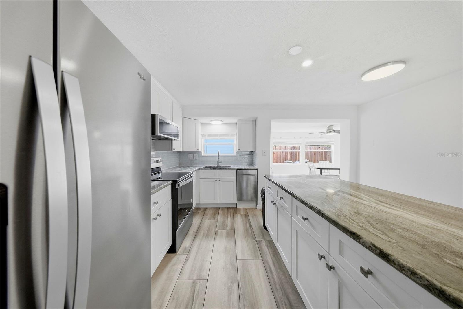 1565 CONNECTICUT AVE NE, ST PETERSBURG, FL, 33703