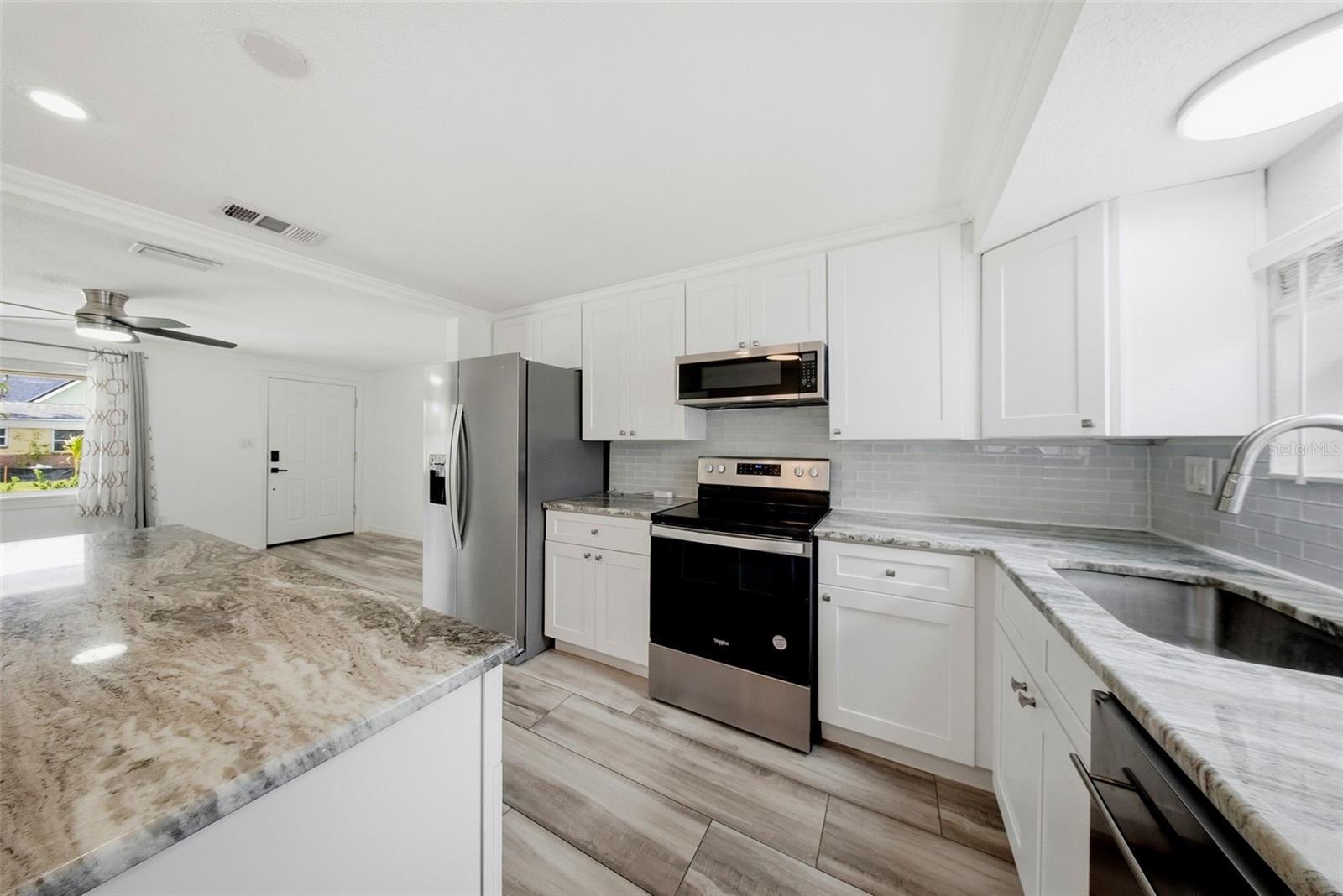1565 CONNECTICUT AVE NE, ST PETERSBURG, FL, 33703