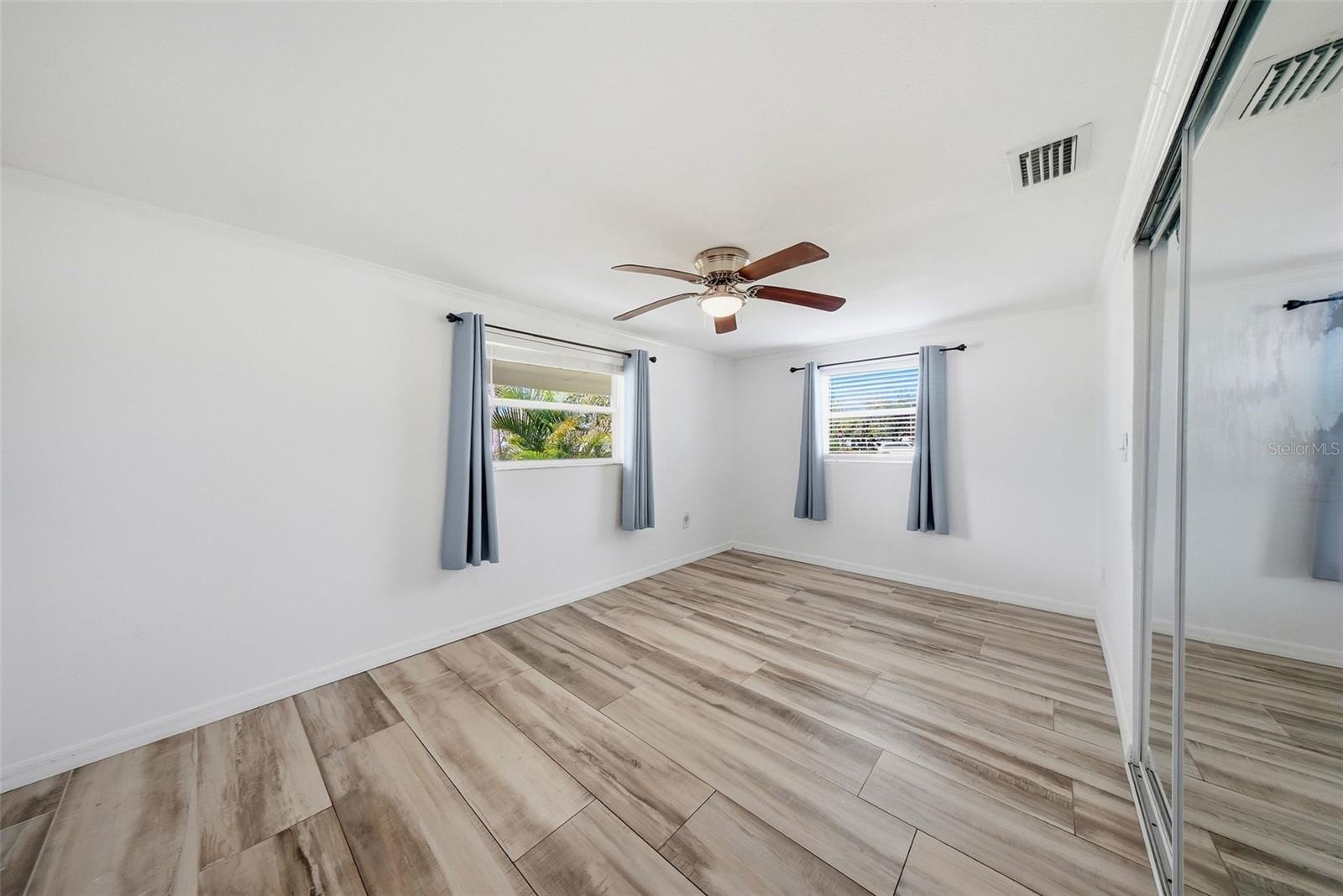 1565 CONNECTICUT AVE NE, ST PETERSBURG, FL, 33703
