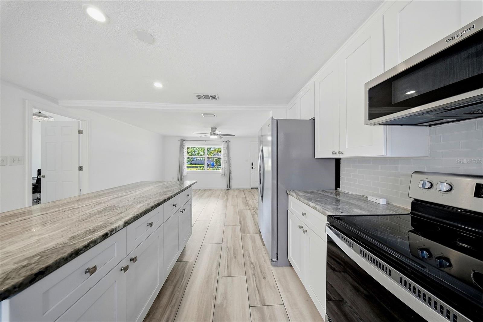 1565 CONNECTICUT AVE NE, ST PETERSBURG, FL, 33703