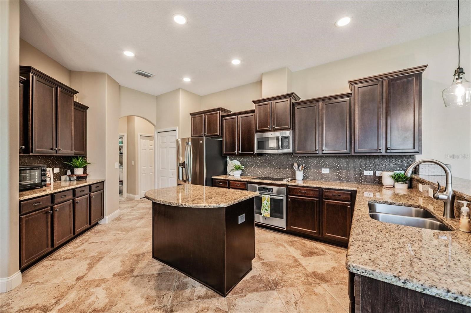 27205 HAWKS NEST CIR, WESLEY CHAPEL, FL, 33544
