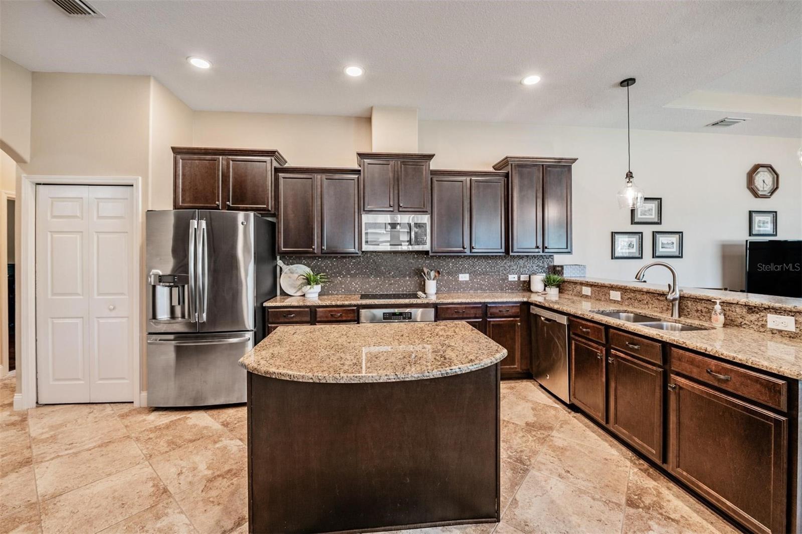 27205 HAWKS NEST CIR, WESLEY CHAPEL, FL, 33544