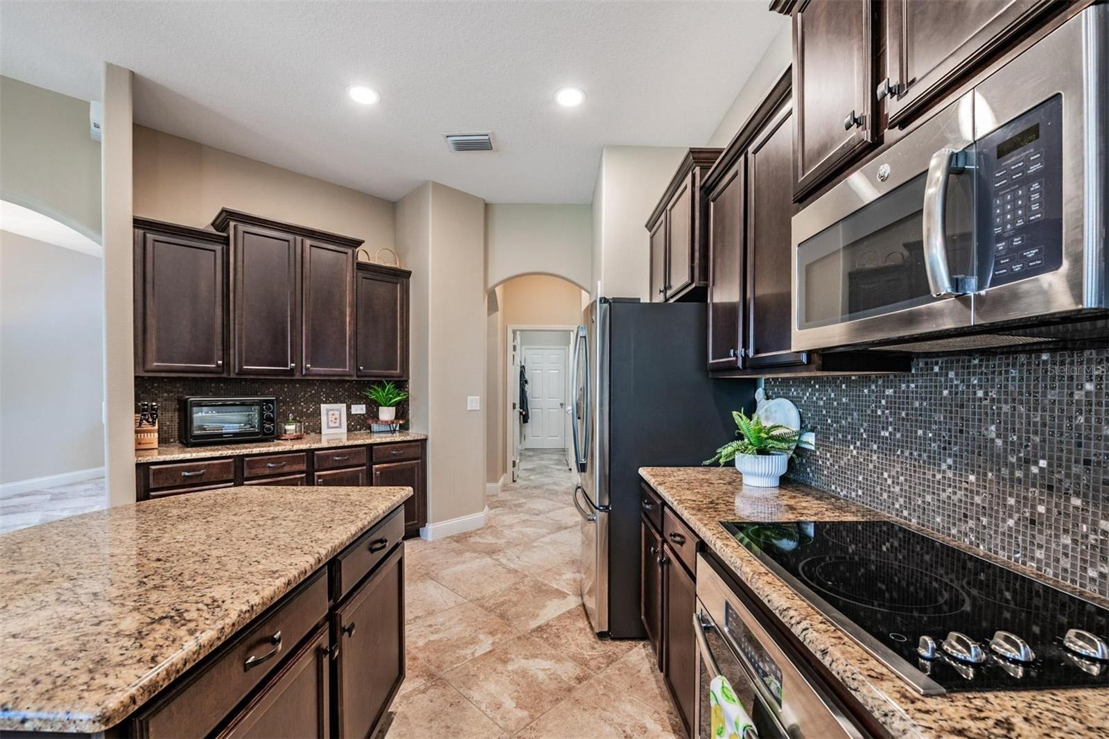 27205 HAWKS NEST CIR, WESLEY CHAPEL, FL, 33544