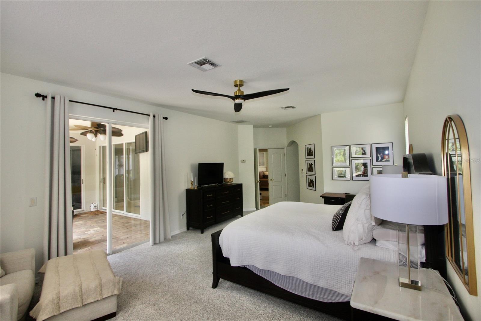 9041 LAUREL RIDGE DR, MOUNT DORA, FL, 32757