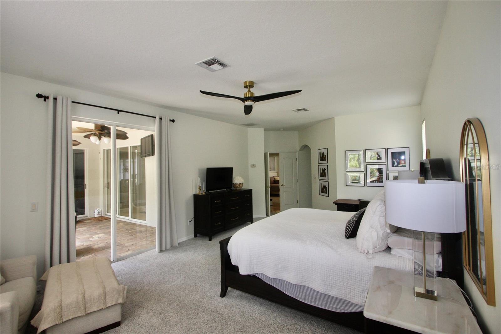 9041 LAUREL RIDGE DR, MOUNT DORA, FL, 32757