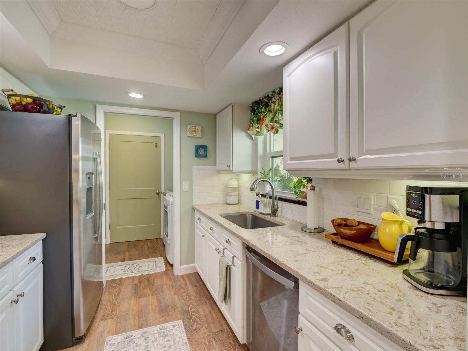 100 S TREMAIN ST #G2, MOUNT DORA, FL, 32757