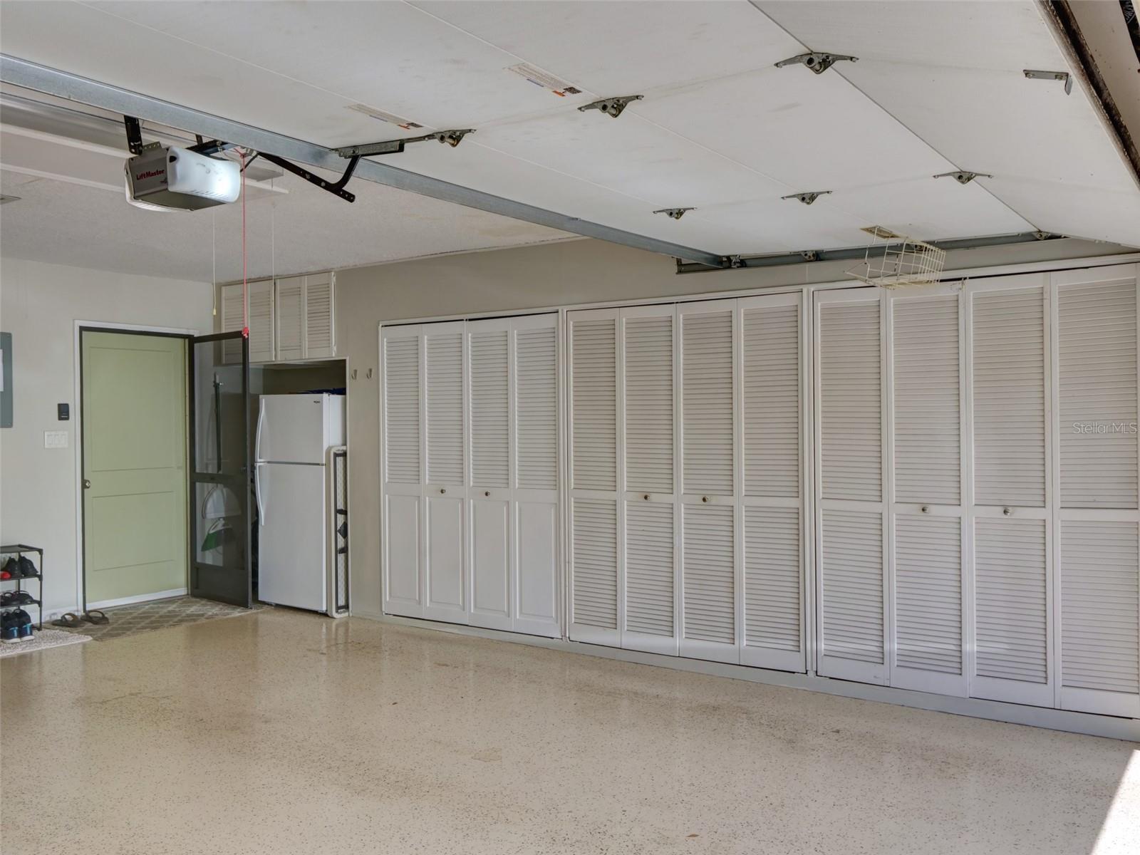 100 S TREMAIN ST #G2, MOUNT DORA, FL, 32757