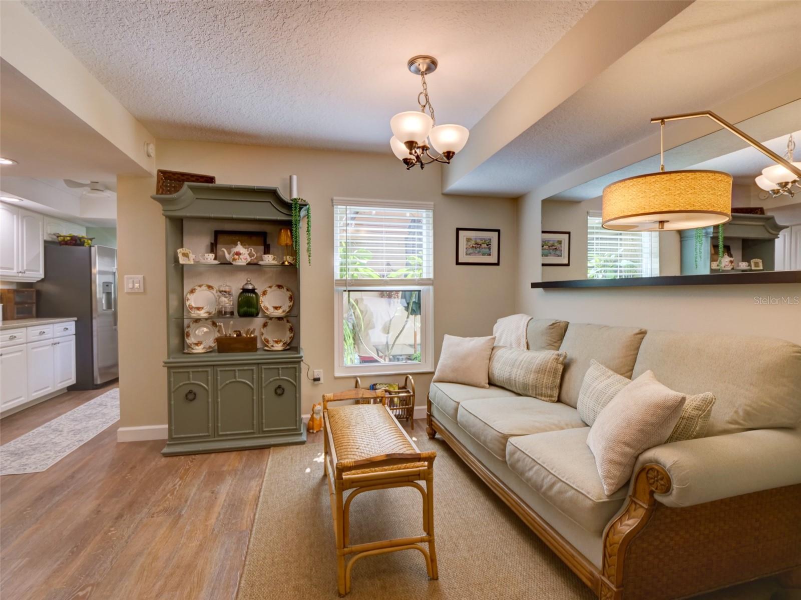 100 S TREMAIN ST #G2, MOUNT DORA, FL, 32757