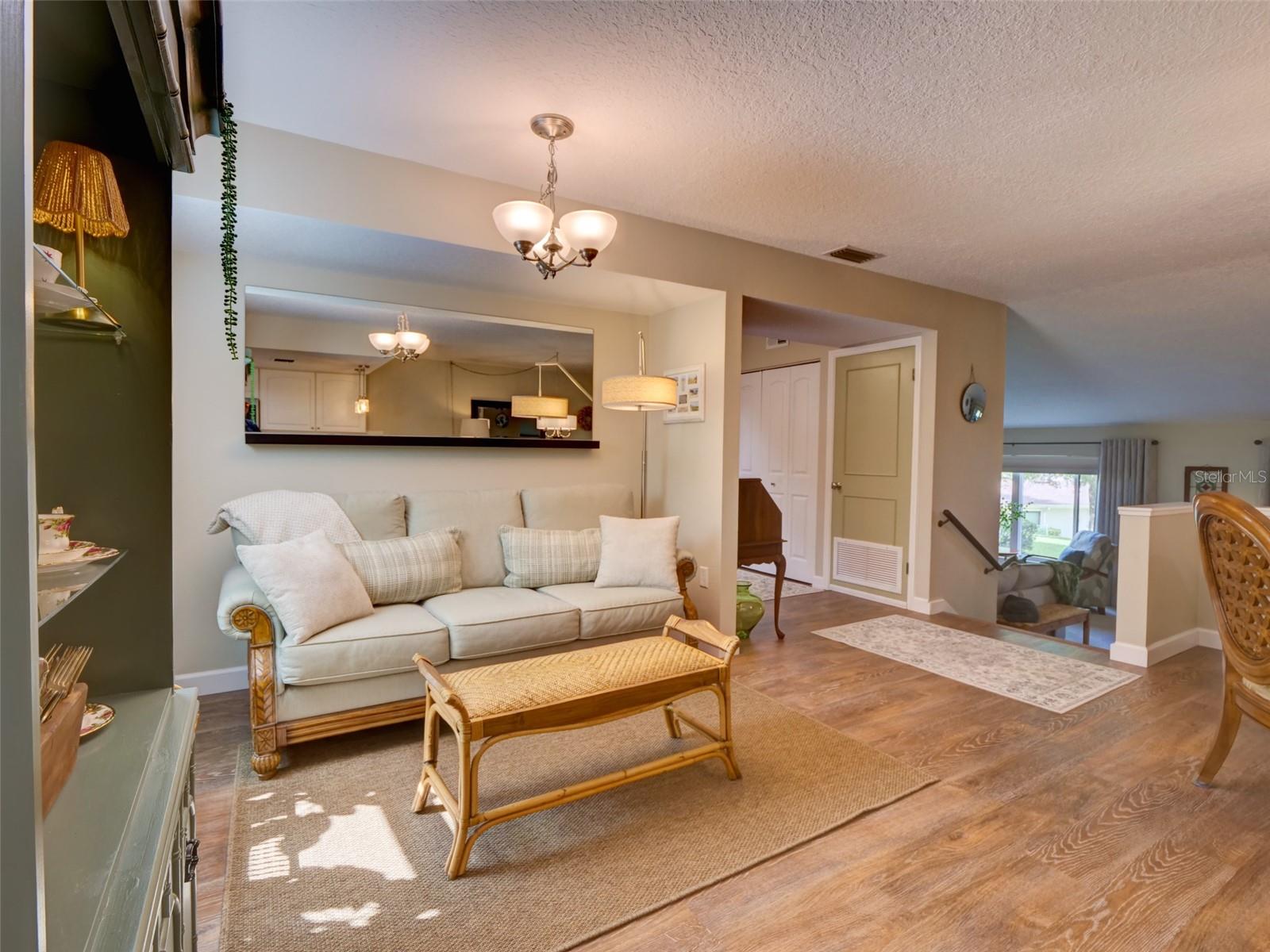 100 S TREMAIN ST #G2, MOUNT DORA, FL, 32757