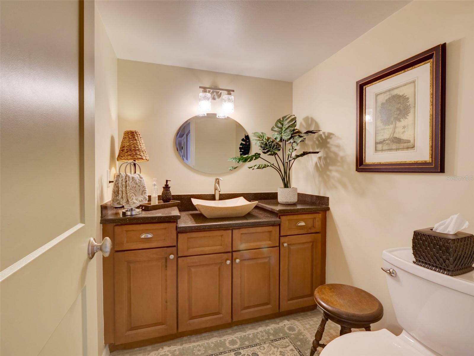 100 S TREMAIN ST #G2, MOUNT DORA, FL, 32757