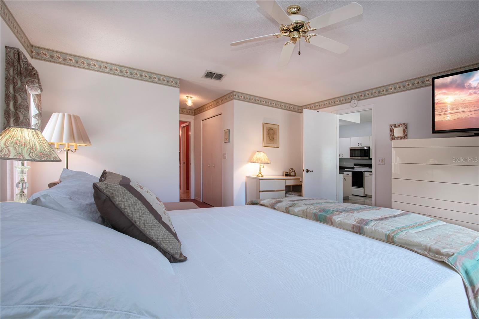 2042 PRESTANCIA LN, SUN CITY CENTER, FL, 33573
