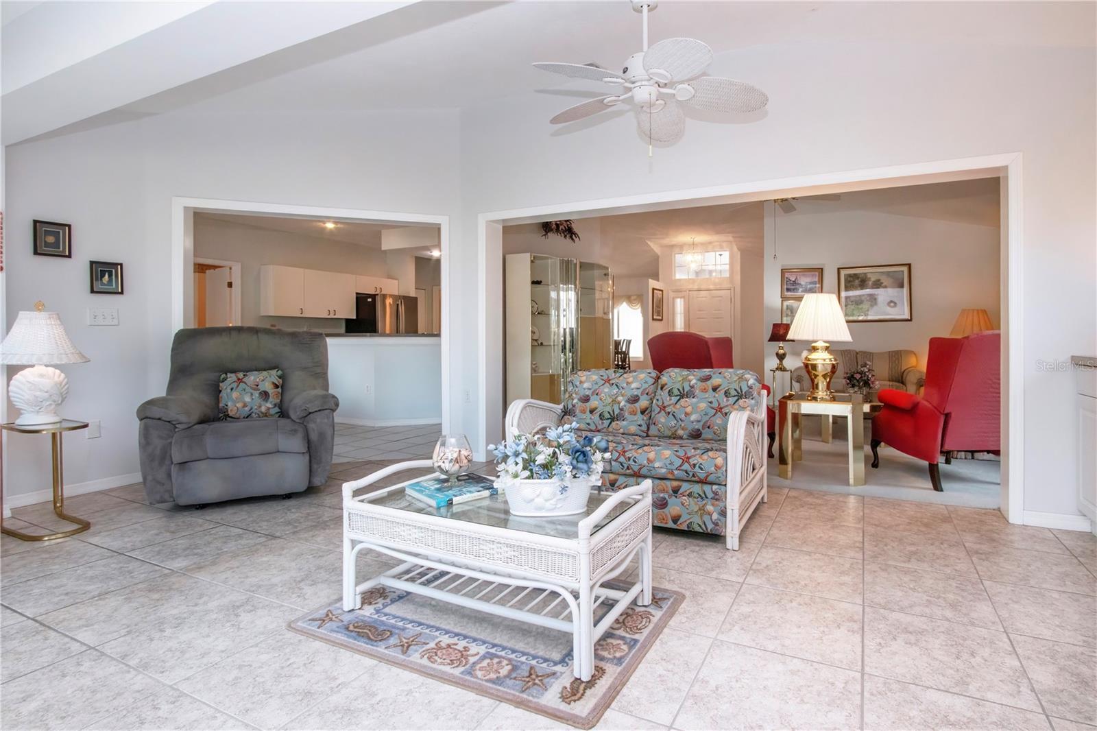 2042 PRESTANCIA LN, SUN CITY CENTER, FL, 33573