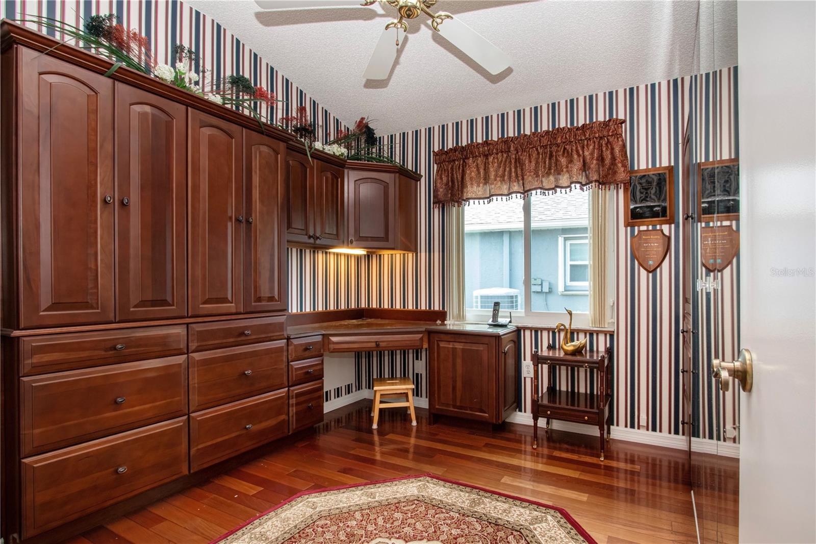 2042 PRESTANCIA LN, SUN CITY CENTER, FL, 33573