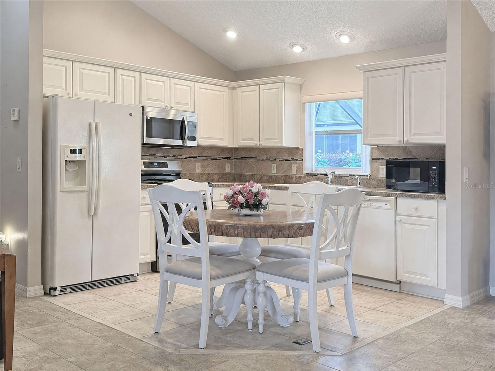 498 WESTON MANOR DR, THE VILLAGES, FL, 32162