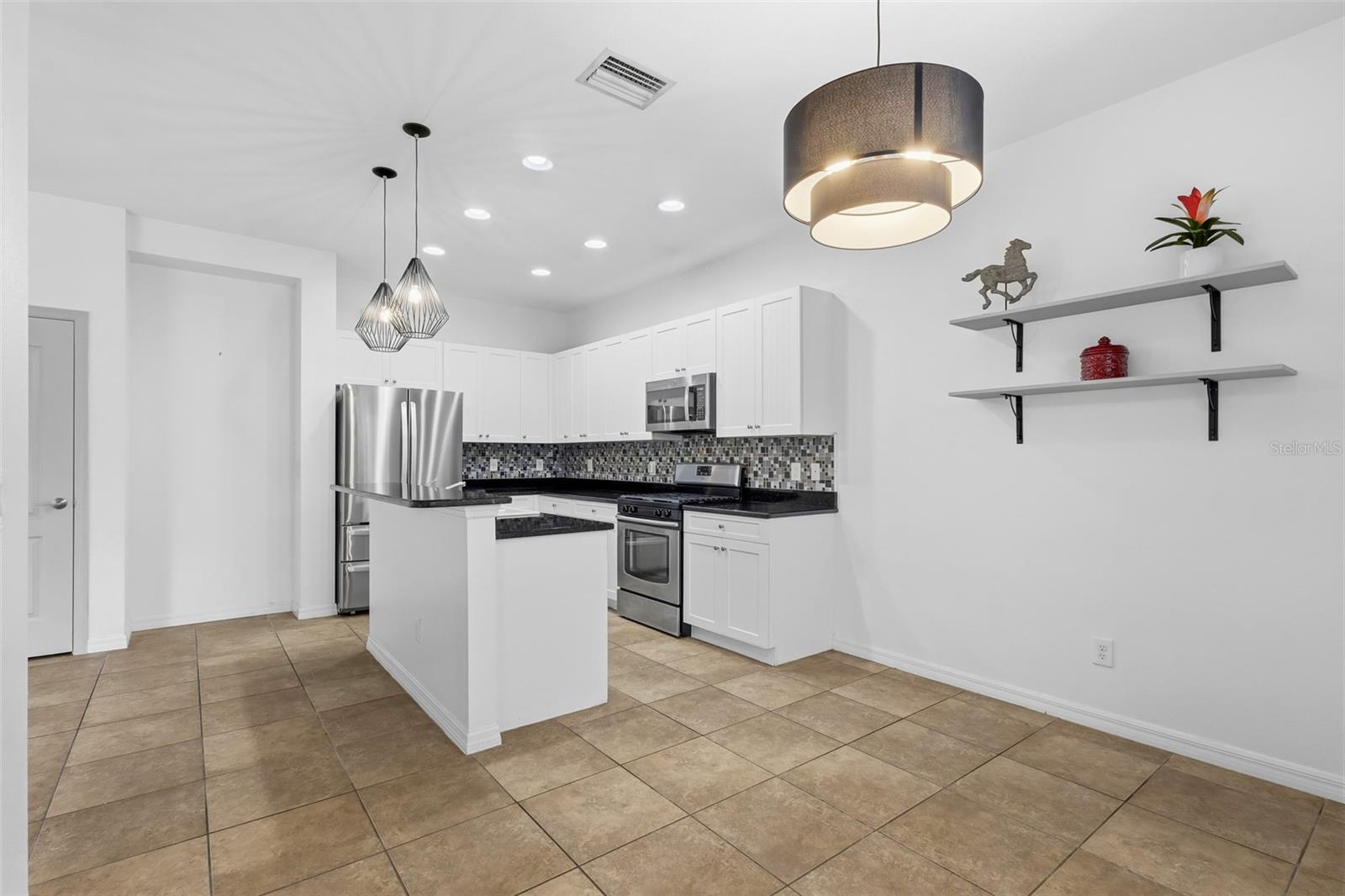 12224 LONGVIEW LAKE CIR, BRADENTON, FL, 34211