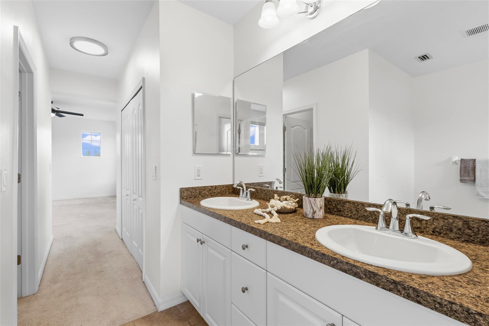 12224 LONGVIEW LAKE CIR, BRADENTON, FL, 34211