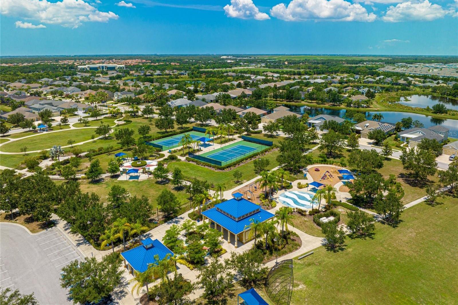 12224 LONGVIEW LAKE CIR, BRADENTON, FL, 34211