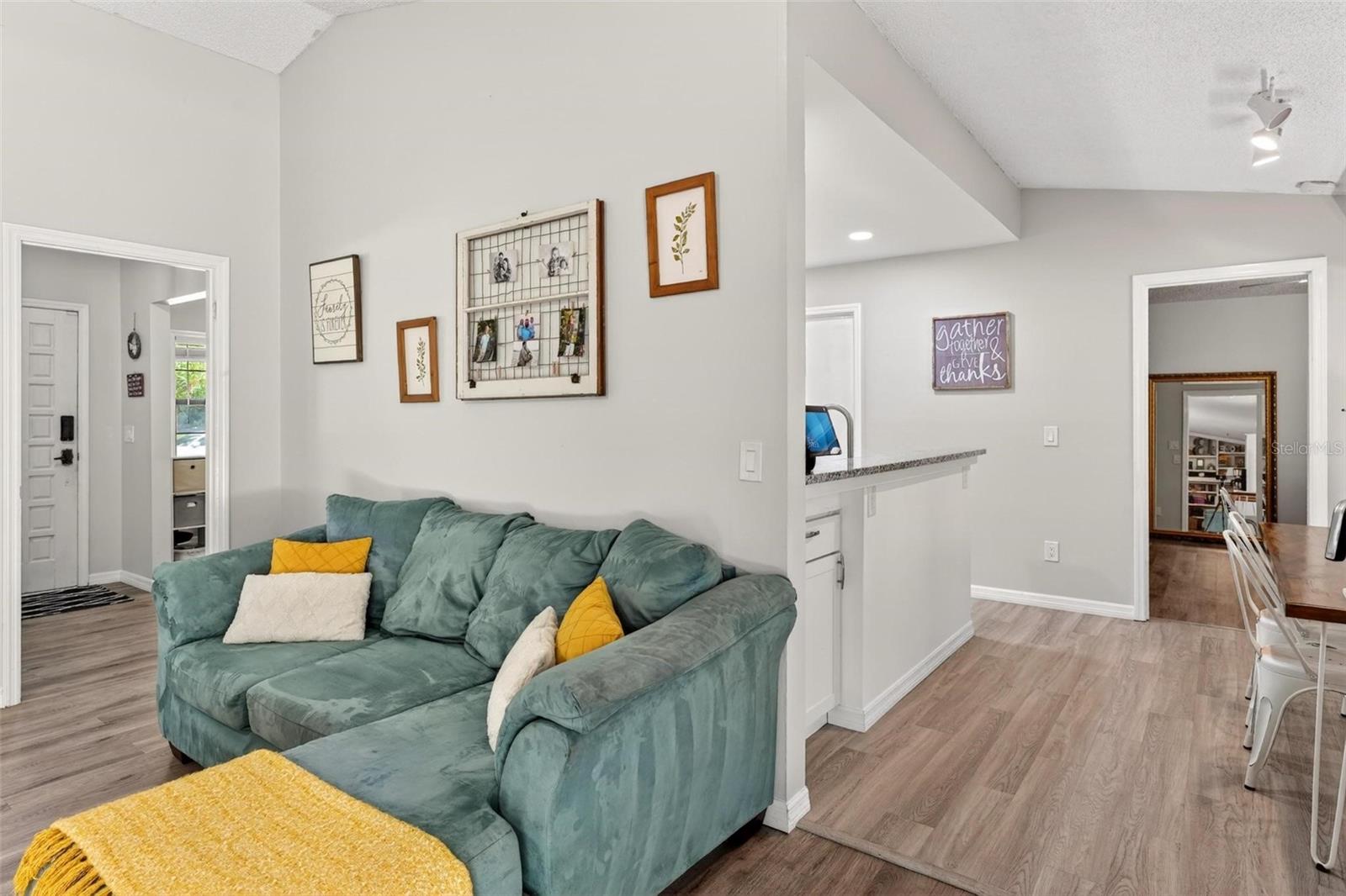 890 MENDOZA DR, ORLANDO, FL, 32825