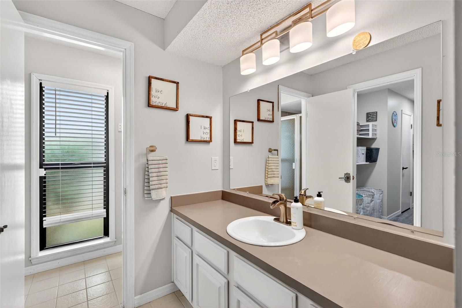 890 MENDOZA DR, ORLANDO, FL, 32825