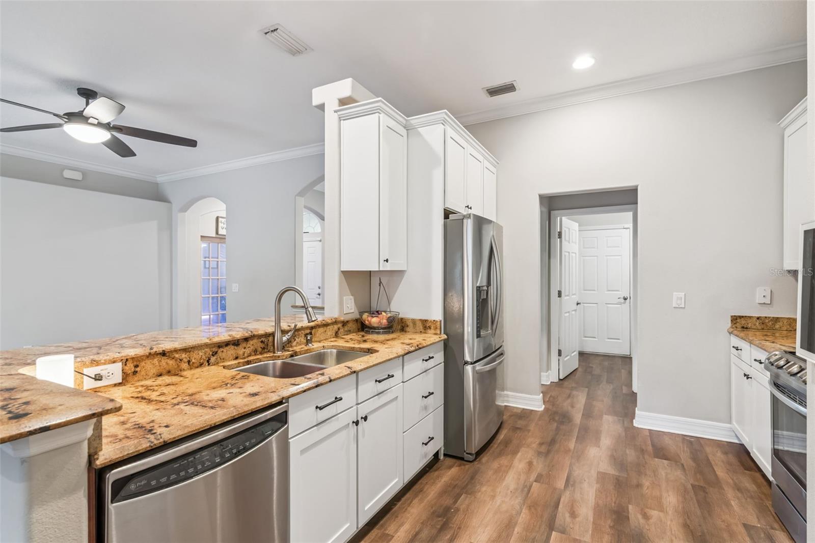 242 BLUE WATER ST, EUSTIS, FL, 32736
