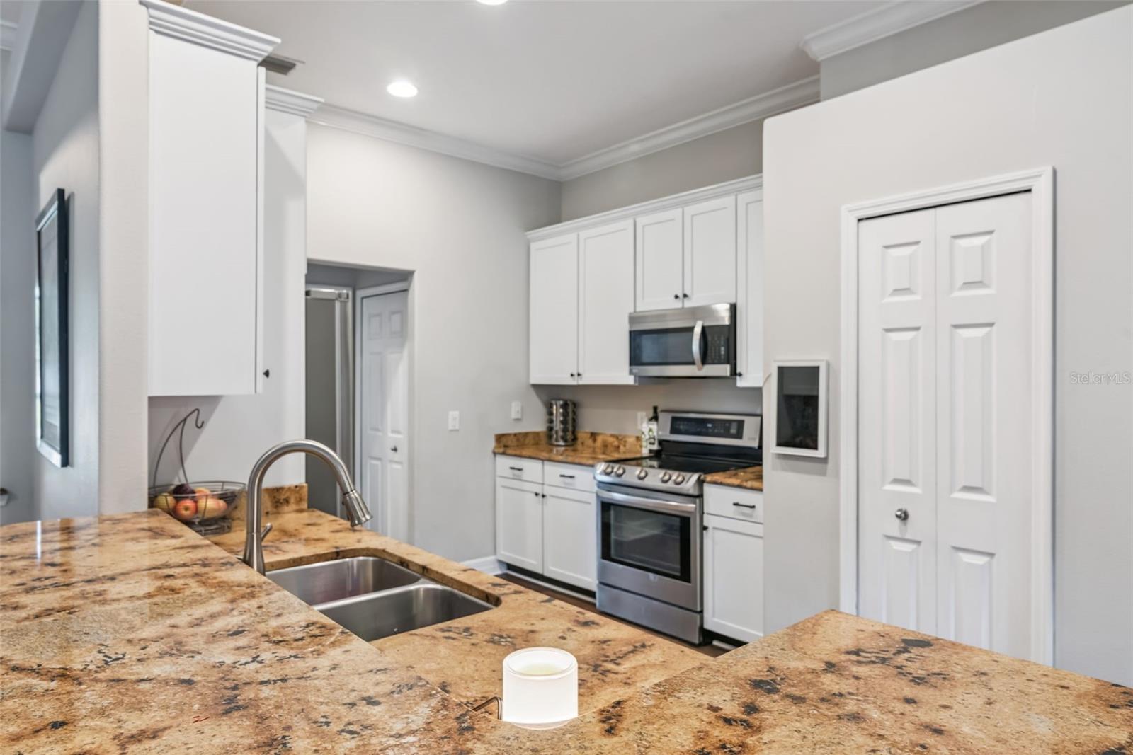 242 BLUE WATER ST, EUSTIS, FL, 32736