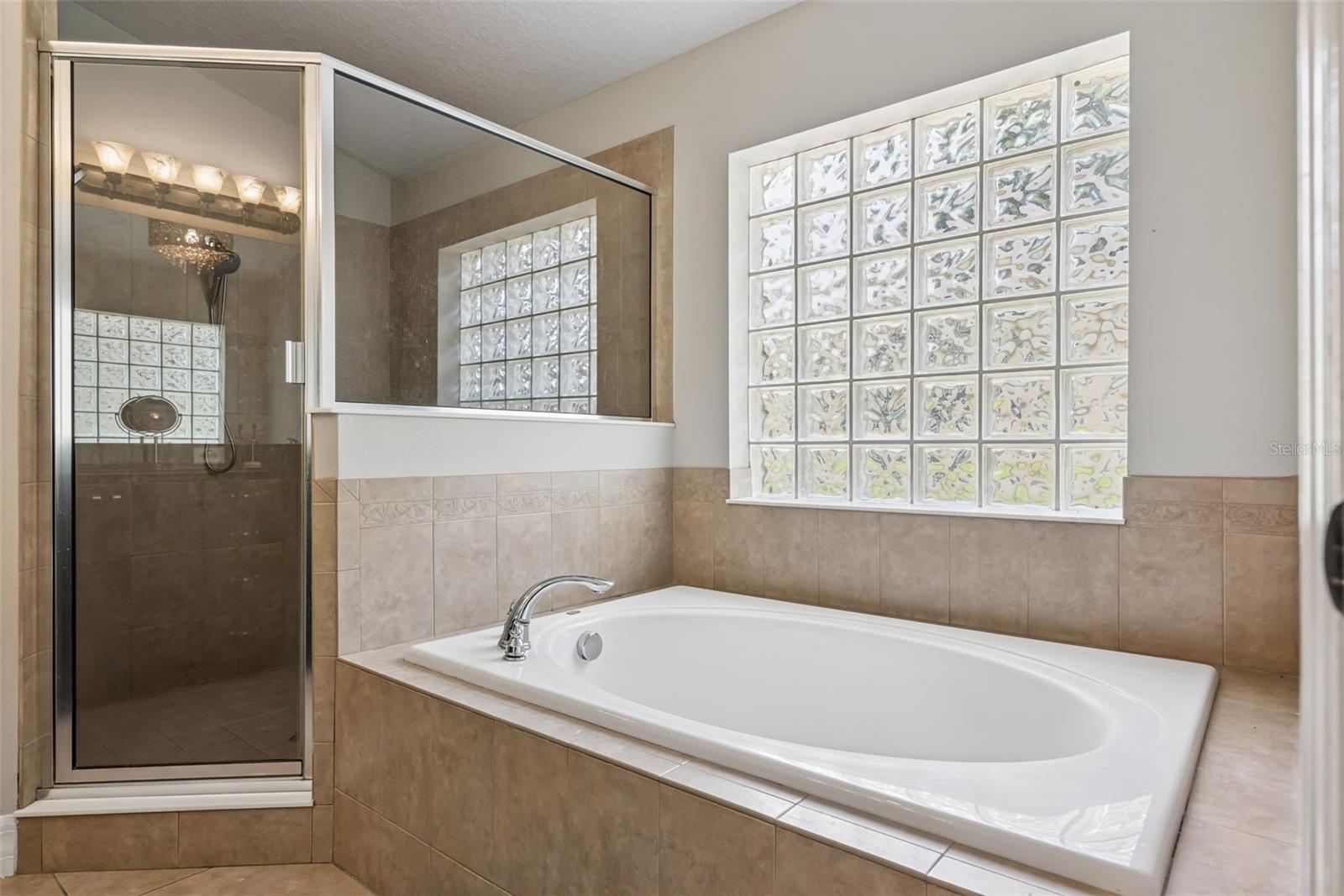 242 BLUE WATER ST, EUSTIS, FL, 32736